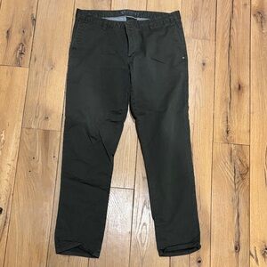 Vuori Olive Green Men's Collins Chino
